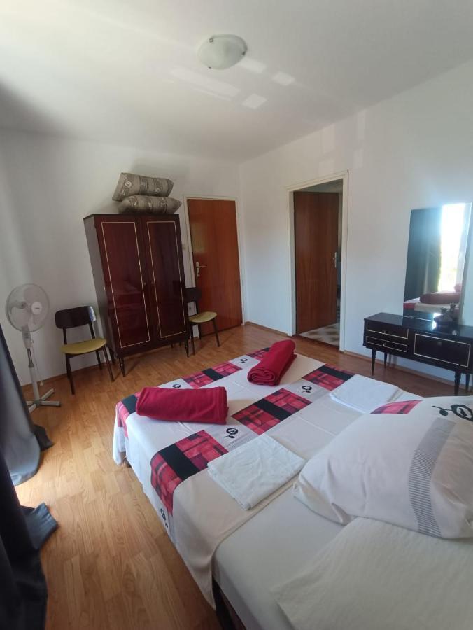 Tribunj Apartmani Екстер'єр фото