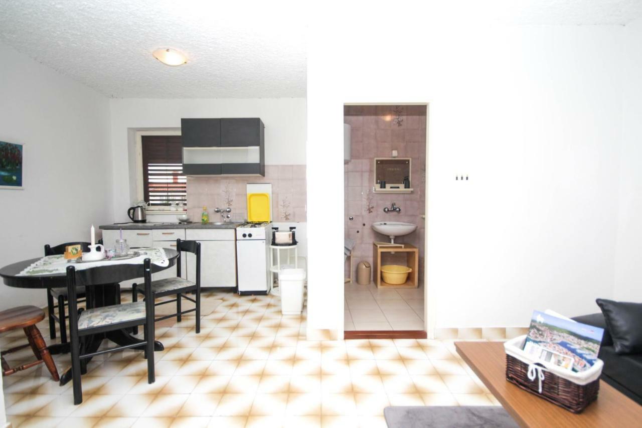 Tribunj Apartmani Екстер'єр фото